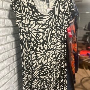 Nicole Miller Black and White Abstract Blouse